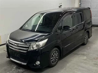 Toyota NOAH  с аукциона в Японии