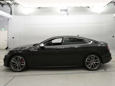 Audi S5  с аукциона в Японии