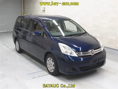 Toyota ISIS  с аукциона в Японии