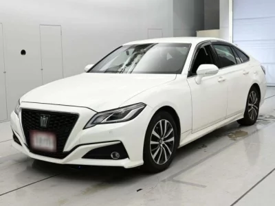 Toyota CROWN  с аукциона в Японии