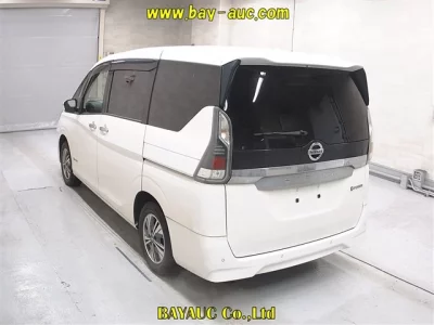 Nissan SERENA  с аукциона в Японии