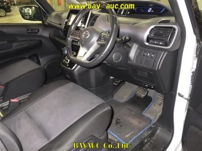 Nissan SERENA  с аукциона в Японии