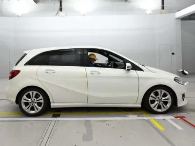 Mercedes-Benz B CLASS