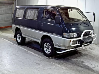 Mitsubishi DELICA WAGON