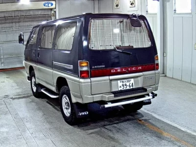 Mitsubishi DELICA WAGON