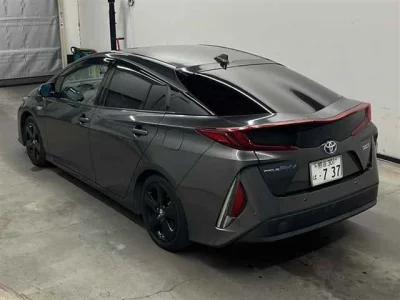 Toyota PRIUS PHV  с аукциона в Японии
