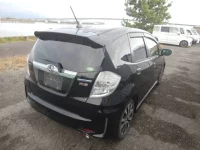Honda FIT лот № 6202 оценка 3.5  с аукциона в Японии 1