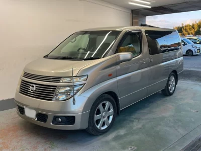 Nissan ELGRAND  с аукциона в Японии