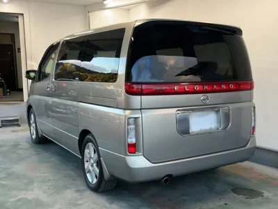Nissan ELGRAND  с аукциона в Японии