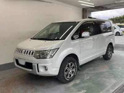 Mitsubishi DELICA D5