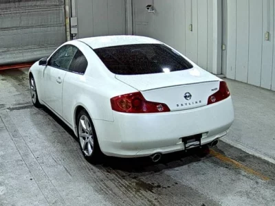 Nissan SKYLINE  с аукциона в Японии