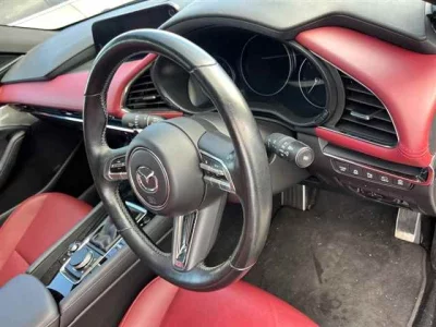 Mazda MAZDA3  с аукциона в Японии