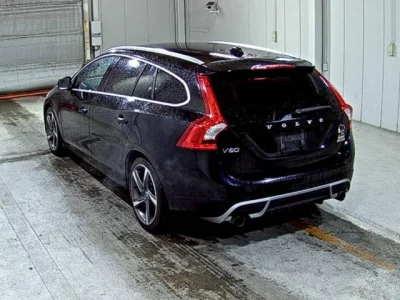 Volvo V60  с аукциона в Японии