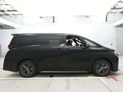 Toyota VELLFIRE  с аукциона в Японии