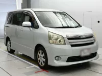 Toyota NOAH лот № 90057 оценка 3.5  с аукциона в Японии 4