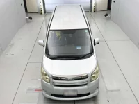 Toyota NOAH лот № 90057 оценка 3.5  с аукциона в Японии 6