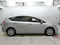Toyota PRIUS ALPHA лот № 30006 оценка R  с аукциона в Японии 2