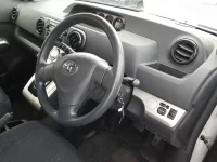 Toyota COROLLA RUMION лот № 90061 оценка 4  с аукциона в Японии 8