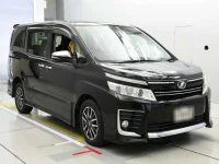 Toyota VOXY лот № 30009 оценка 4  с аукциона в Японии 4
