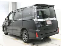 Toyota VOXY лот № 30009 оценка 4  с аукциона в Японии 5