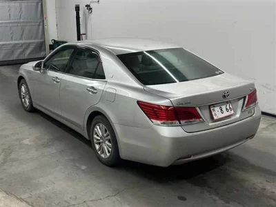Toyota CROWN  с аукциона в Японии
