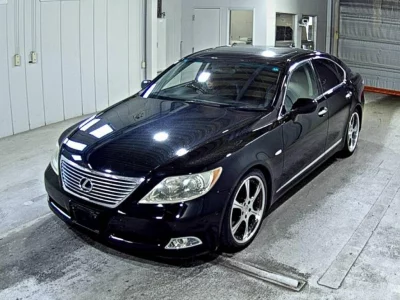 Lexus LS  с аукциона в Японии