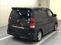 Toyota NOAH лот № 3705 оценка R  с аукциона в Японии 3