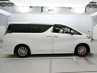 Toyota VELLFIRE  с аукциона в Японии