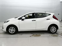 Toyota AQUA лот № 30028 оценка 5  с аукциона в Японии 3