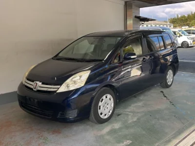 Toyota ISIS  с аукциона в Японии