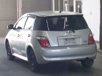 Toyota IST лот № 3505 оценка R  с аукциона в Японии 1