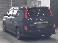 Toyota ISIS лот № 27 оценка 3.5  с аукциона в Японии 1