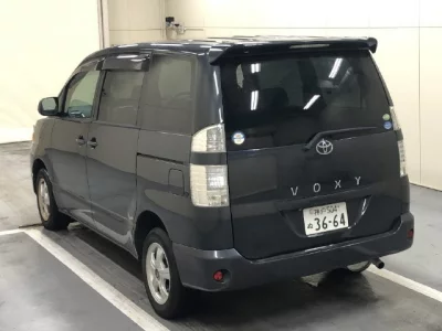 Toyota VOXY  с аукциона в Японии