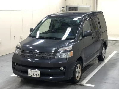 Toyota VOXY  с аукциона в Японии