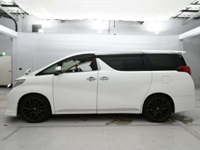 Toyota ALPHARD  с аукциона в Японии