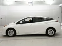Toyota PRIUS лот № 30036 оценка 3.5  с аукциона в Японии 3