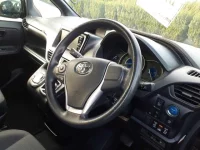 Toyota VOXY лот № 30040 оценка 4  с аукциона в Японии 8