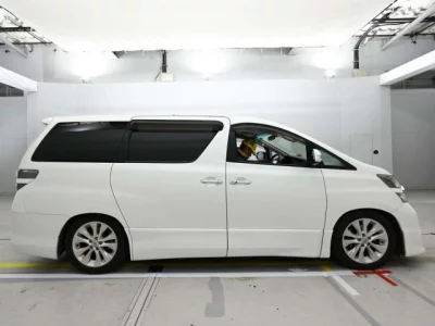 Toyota VELLFIRE  с аукциона в Японии