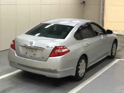 Nissan TEANA