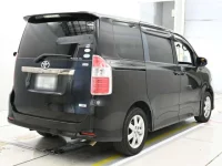 Toyota NOAH лот № 90116 оценка 3.5  с аукциона в Японии 1