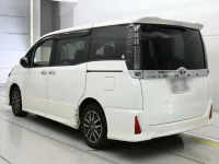 Toyota VOXY лот № 30043 оценка RA  с аукциона в Японии 5