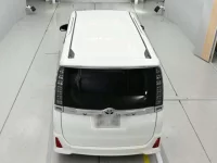 Toyota VOXY лот № 30043 оценка RA  с аукциона в Японии 7