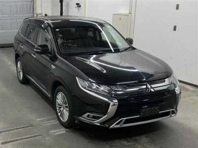 Mitsubishi OUTLANDER PHEV  с аукциона в Японии
