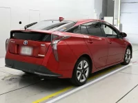 Toyota PRIUS лот № 30048 оценка 3.5  с аукциона в Японии 1