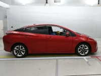 Toyota PRIUS лот № 30048 оценка 3.5  с аукциона в Японии 2