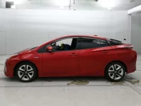 Toyota PRIUS лот № 30048 оценка 3.5  с аукциона в Японии 3
