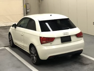 Audi A1  с аукциона в Японии