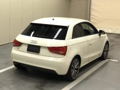 Audi A1  с аукциона в Японии