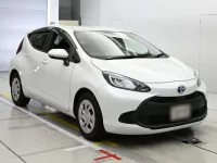 Toyota AQUA лот № 30049 оценка R  с аукциона в Японии 4