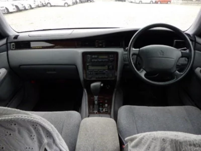 Toyota CROWN  с аукциона в Японии